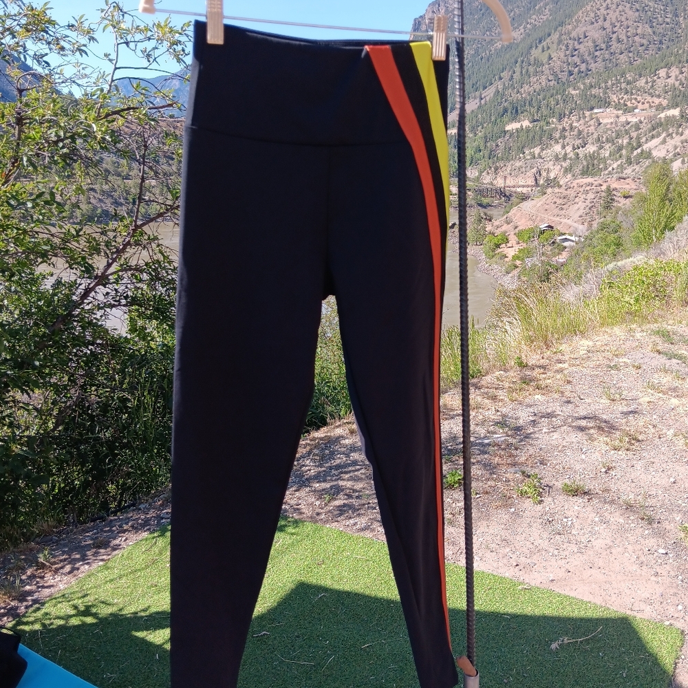 Noli Leggings - Size Small‎